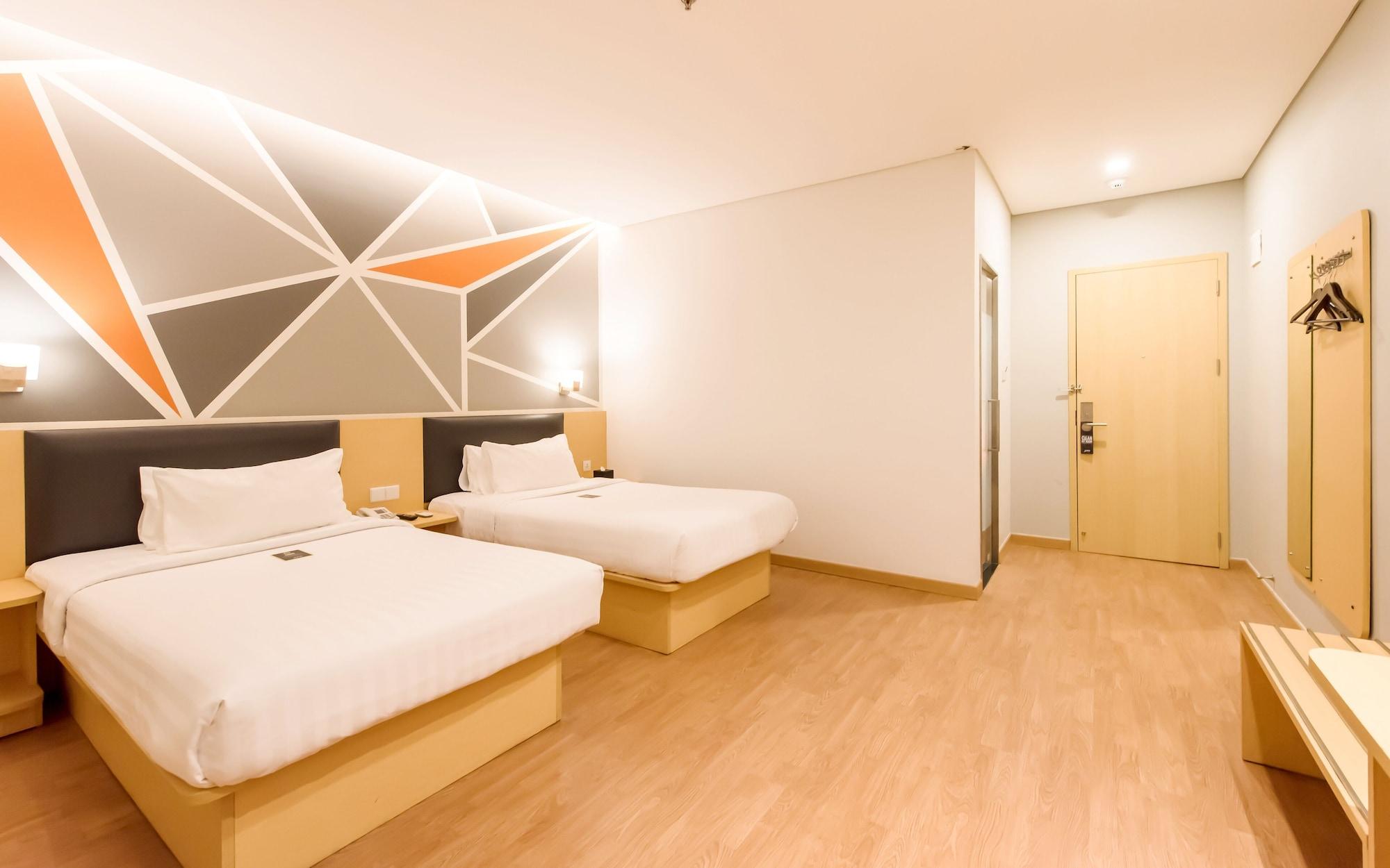 Juno Jatinegara Jakarta Exterior photo