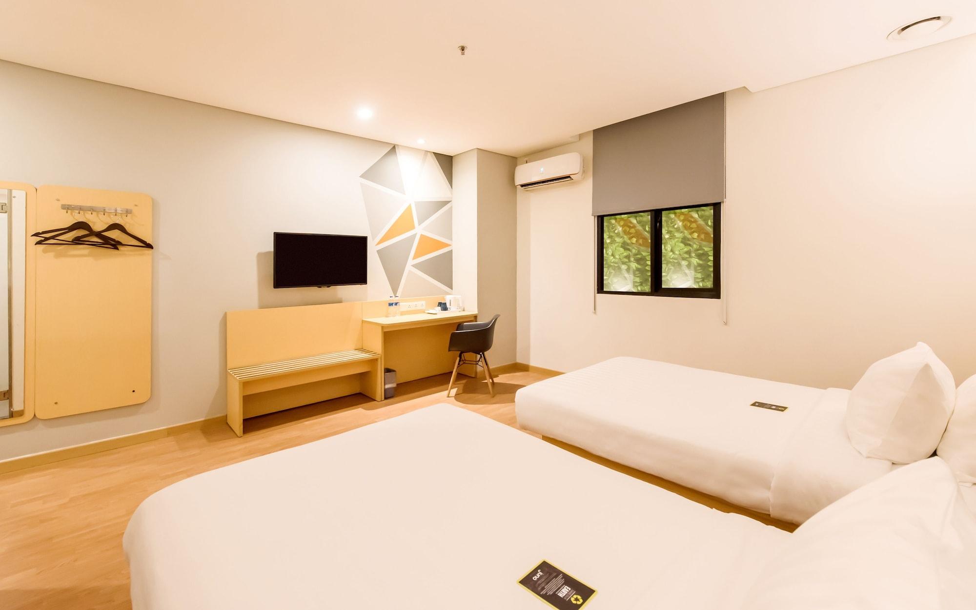 Juno Jatinegara Jakarta Exterior photo