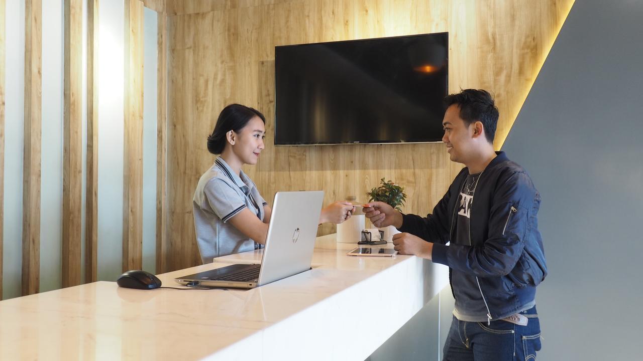 Juno Jatinegara Jakarta Exterior photo